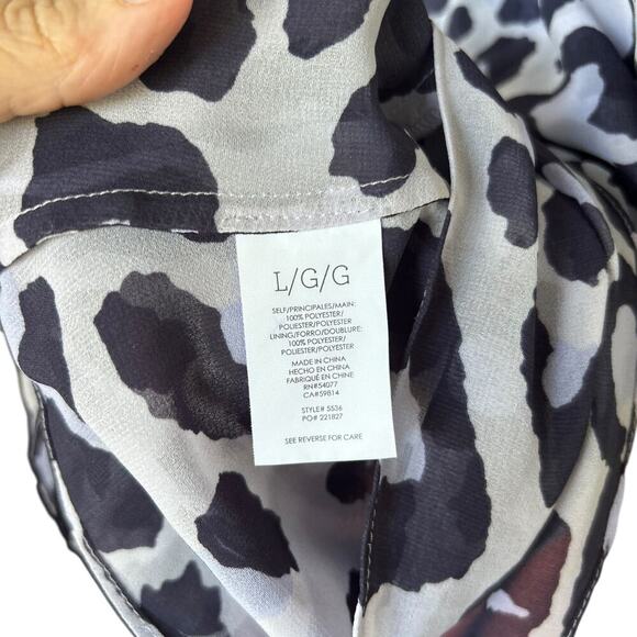 CAbi Women's Blue Leopard Print Sleeveless Blouse Size Large - Picture 4 of 5